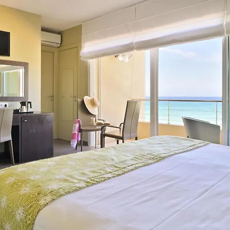 Serenada Hotel