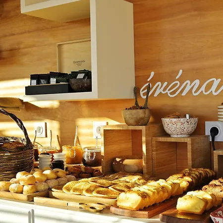 Serenada Hotel